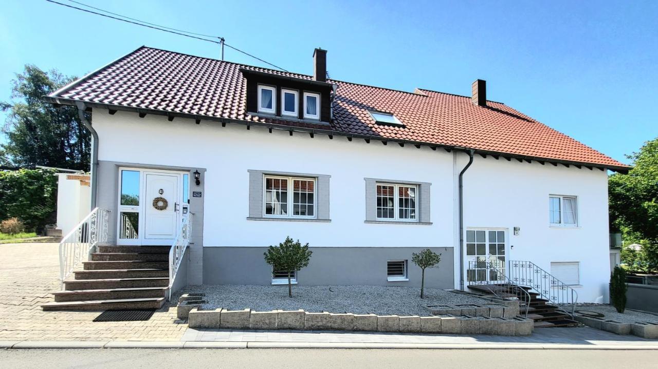 Schicke Komfortwohnung Zum Wohlfuehlen Merchweiler Екстер'єр фото